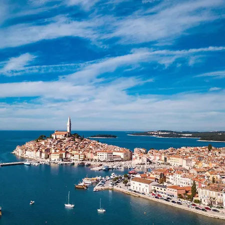 Apartamento Pineta-2 By Interhome